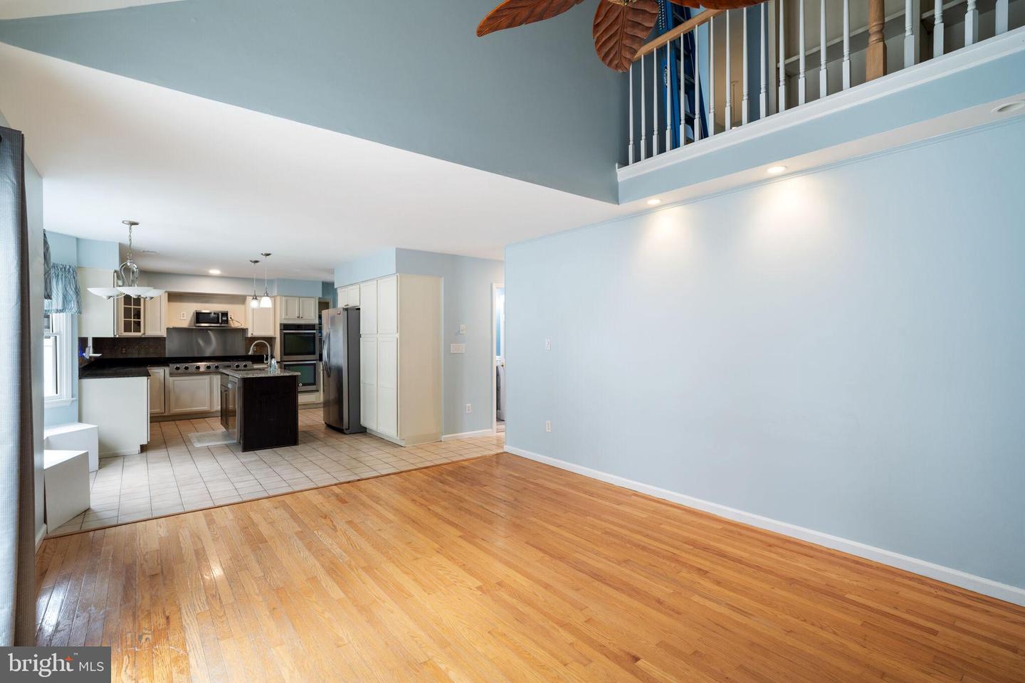 217 Lazy Oak Ln