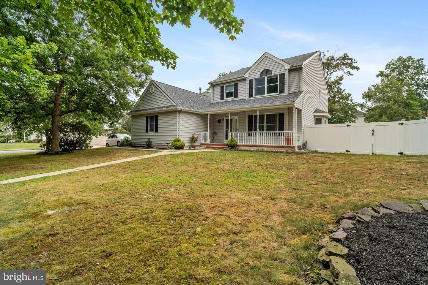 217 Lazy Oak Ln