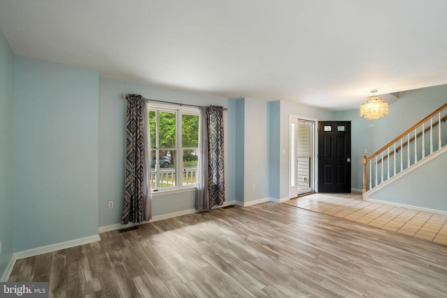 217 Lazy Oak Ln