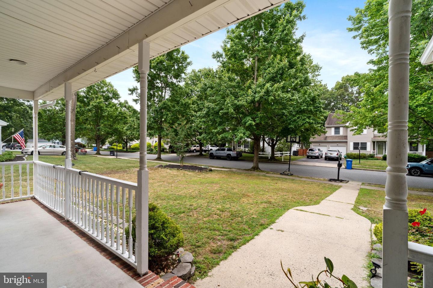 217 Lazy Oak Ln