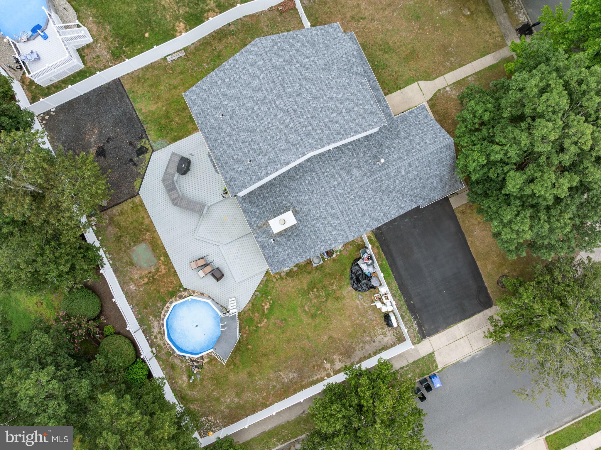 217 Lazy Oak Ln