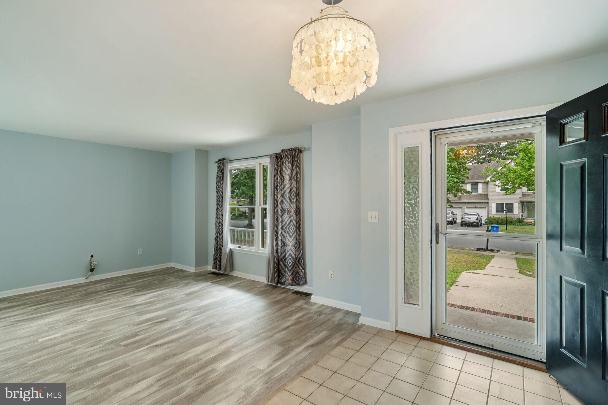 217 Lazy Oak Ln