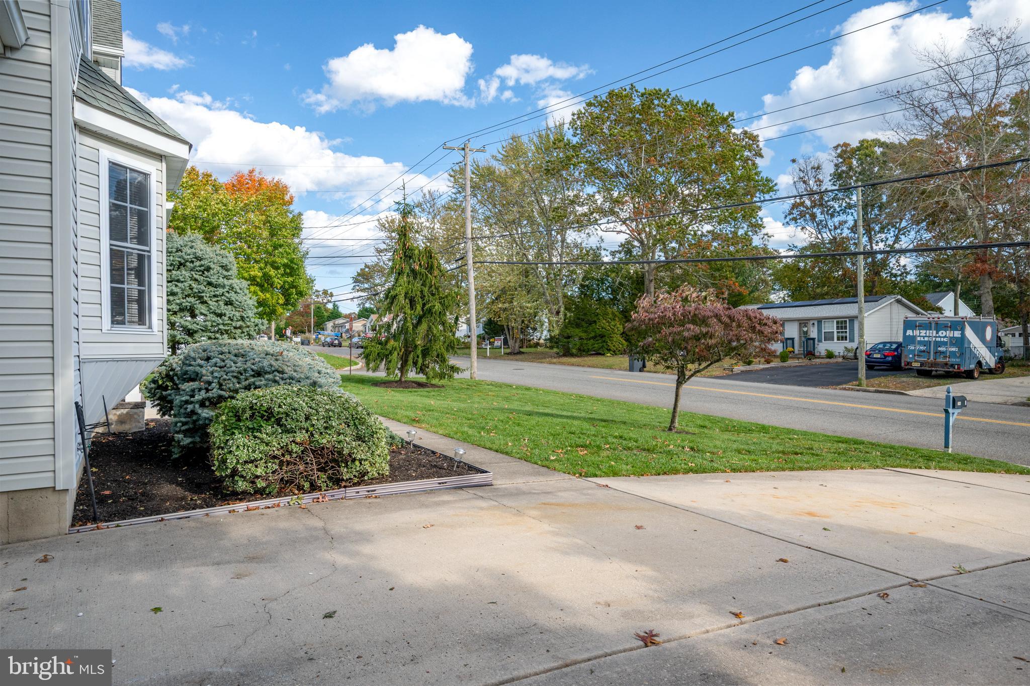 296 NEPTUNE DRIVE