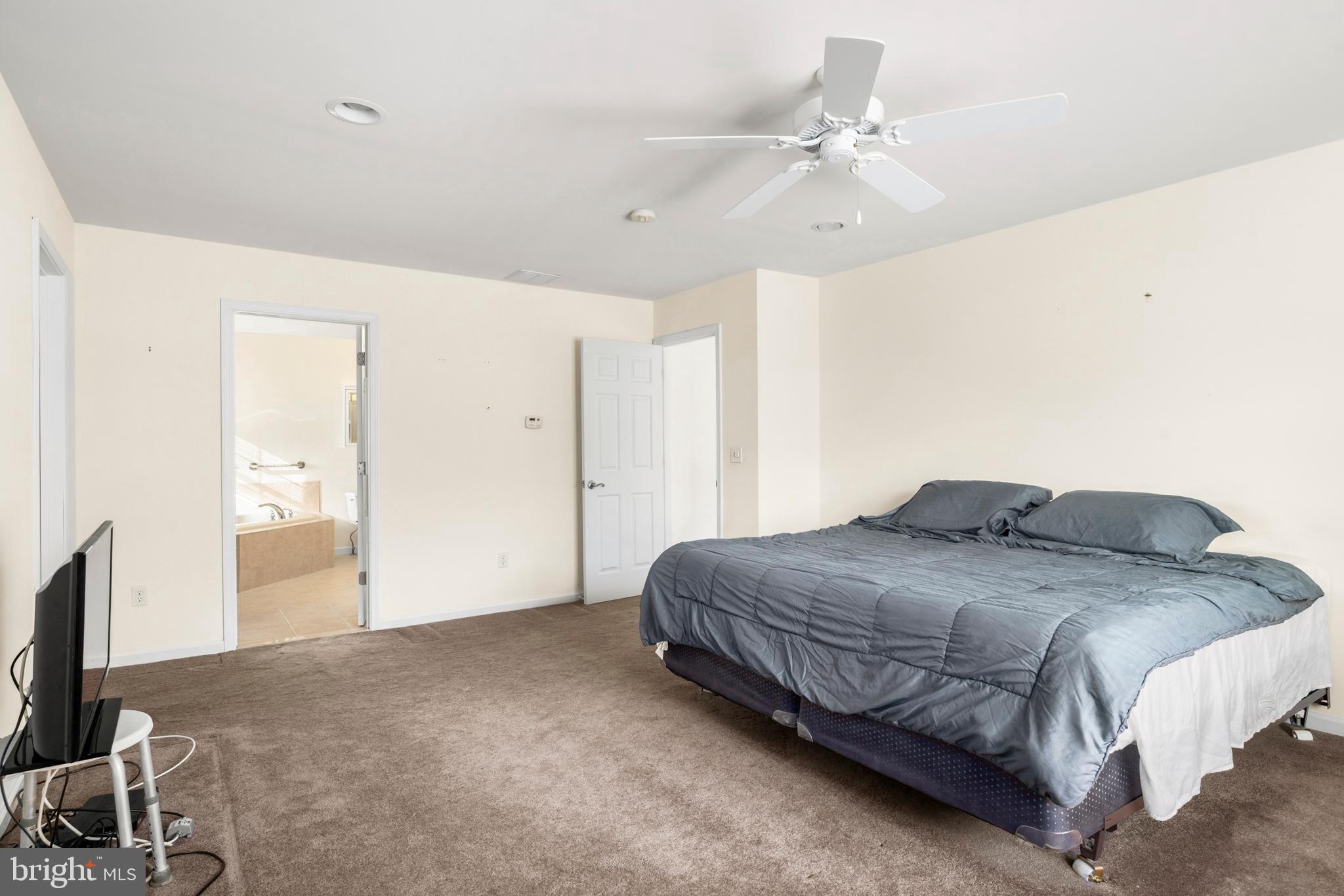 296 NEPTUNE DRIVE