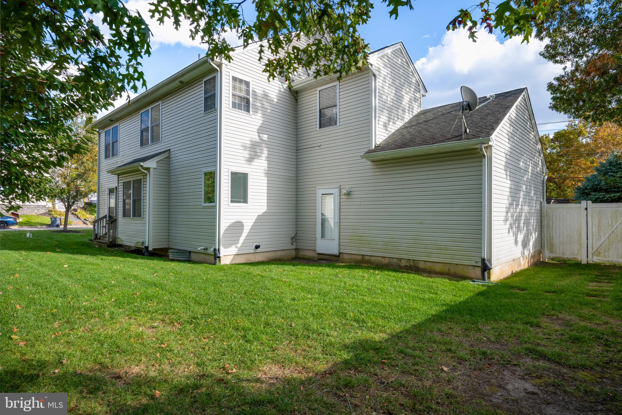 296 NEPTUNE DRIVE