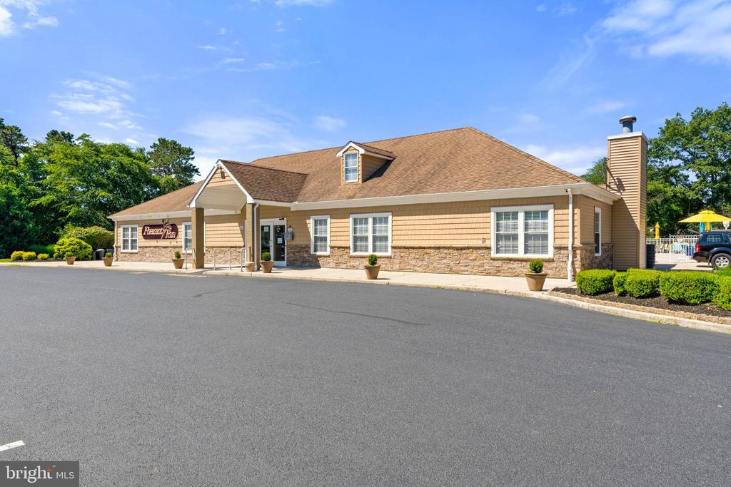 25 WILLOW DRIVE