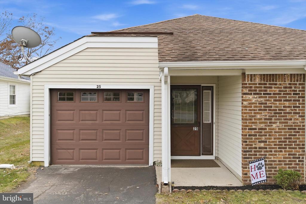 25 WILLOW DRIVE