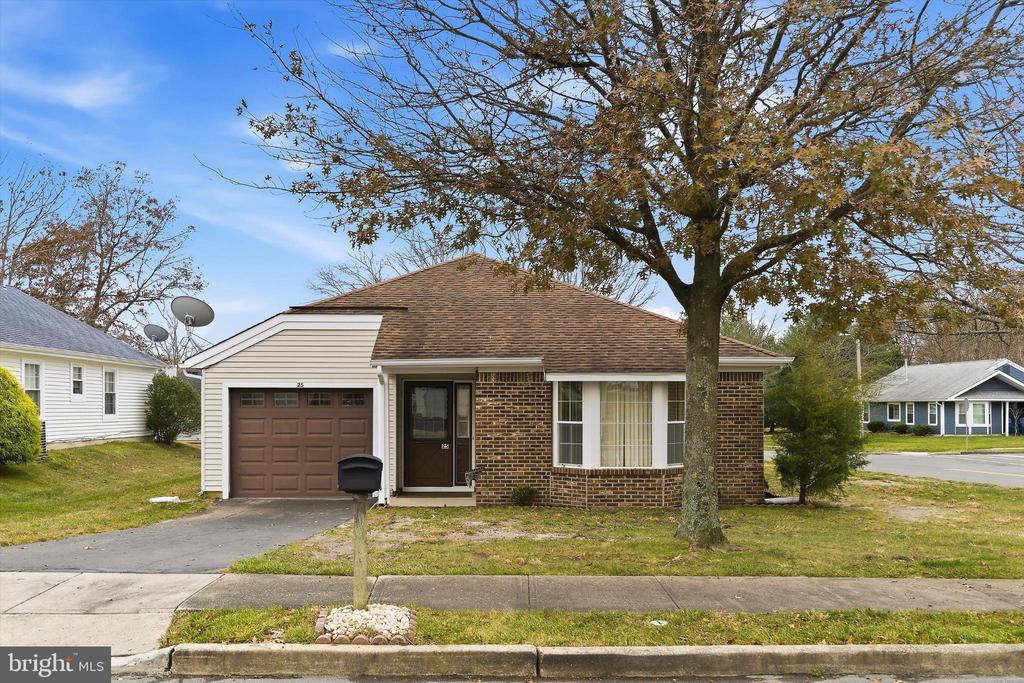25 WILLOW DRIVE