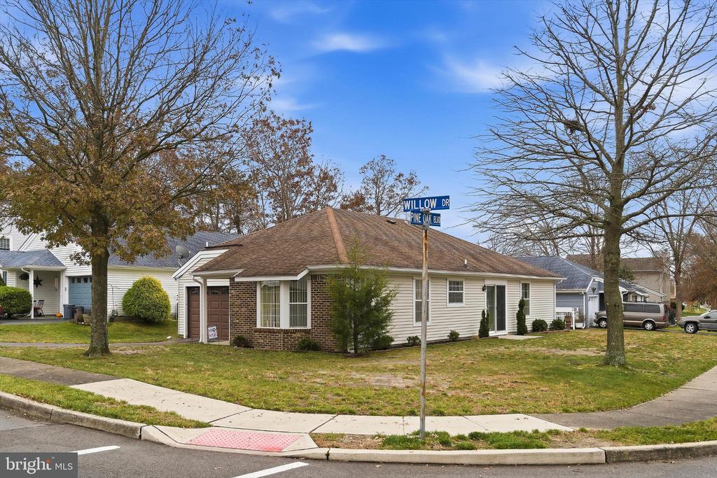 25 WILLOW DRIVE