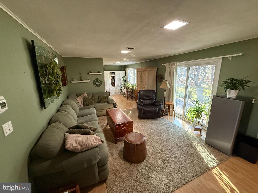 4 CAMBRIDGE COURT