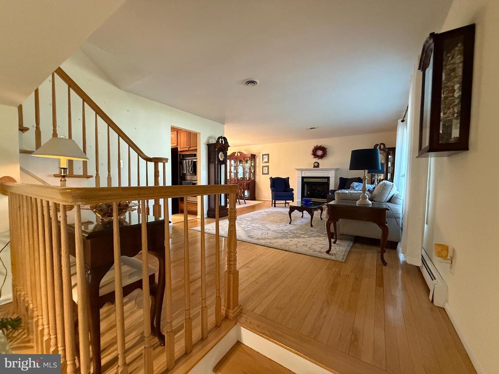 4 CAMBRIDGE COURT