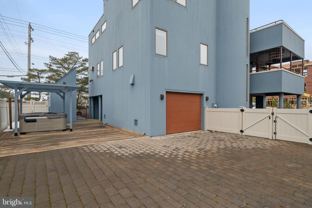 1087 LONG BEACH A