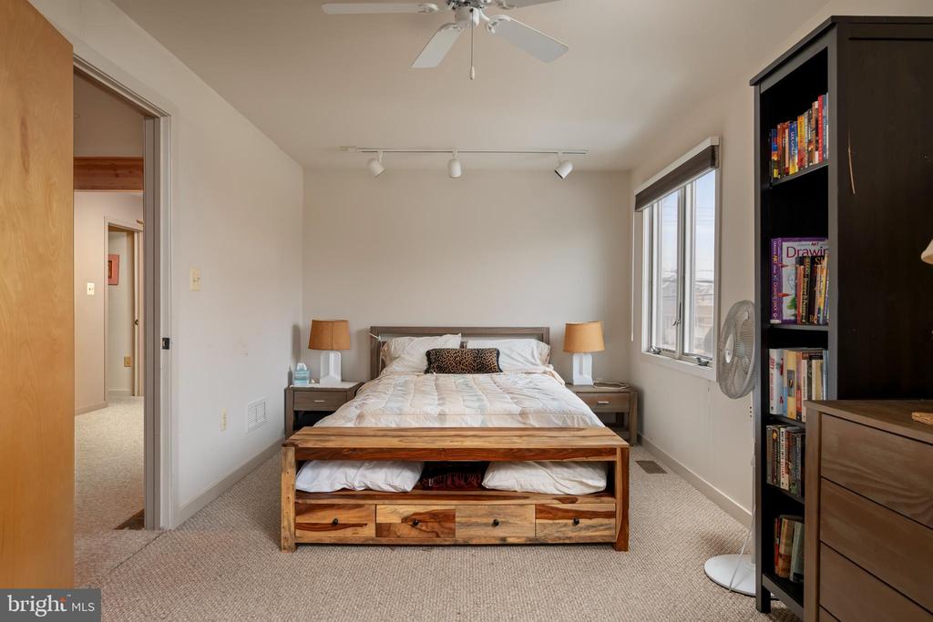 1087 LONG BEACH A