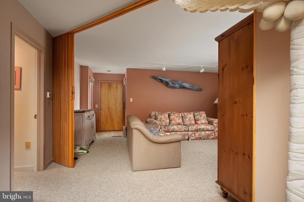 1087 LONG BEACH A