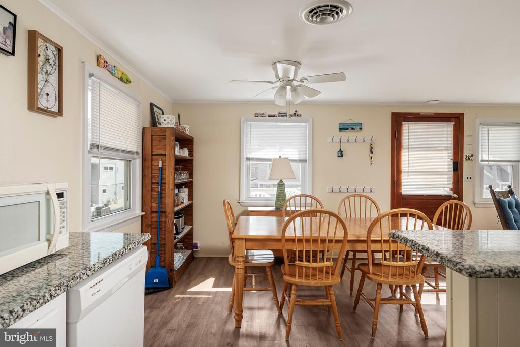 109 E 28TH ST