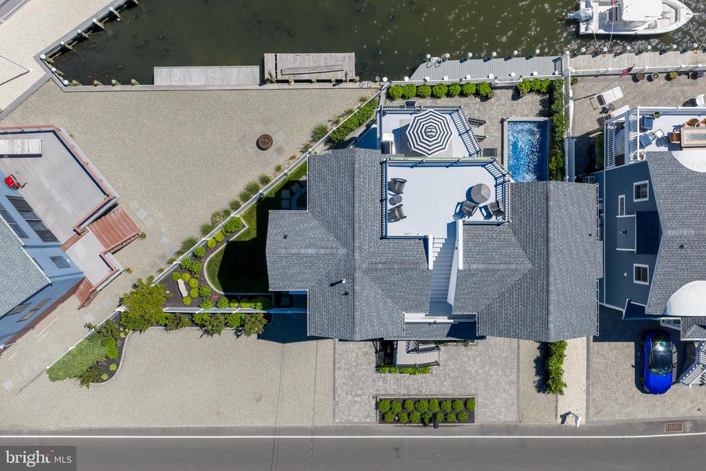 1154 JENNIFER LANE