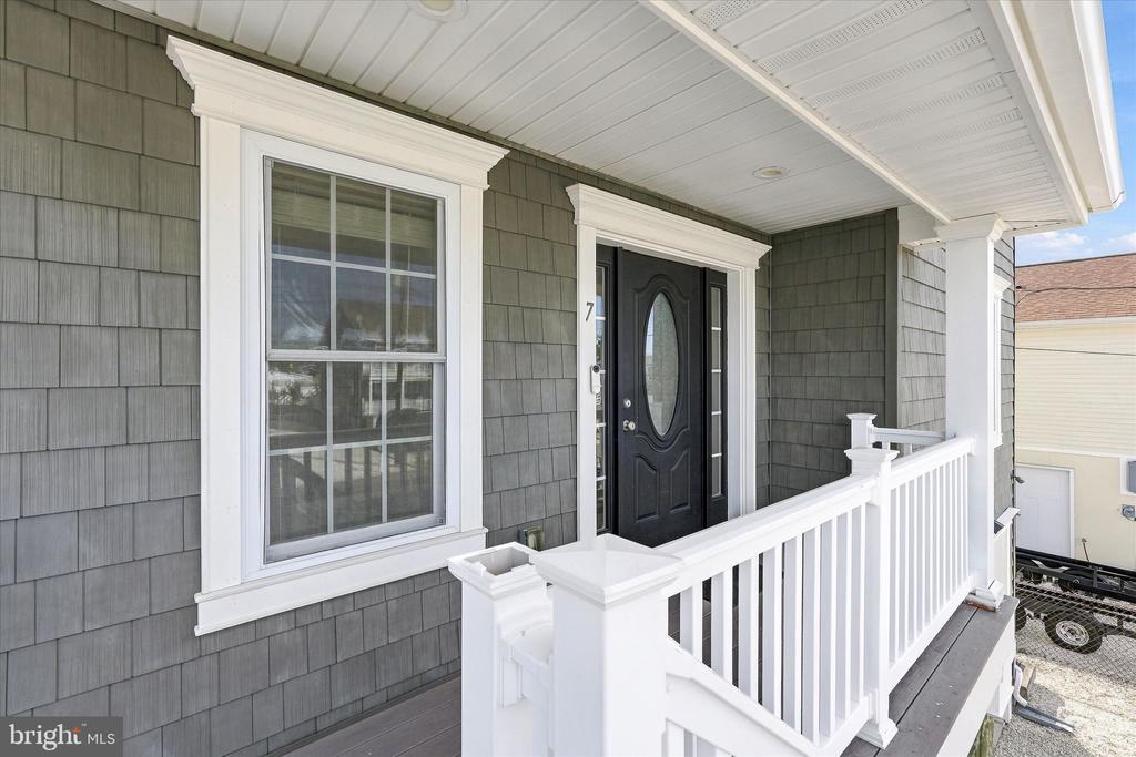7 W NAVASINK DRIVE