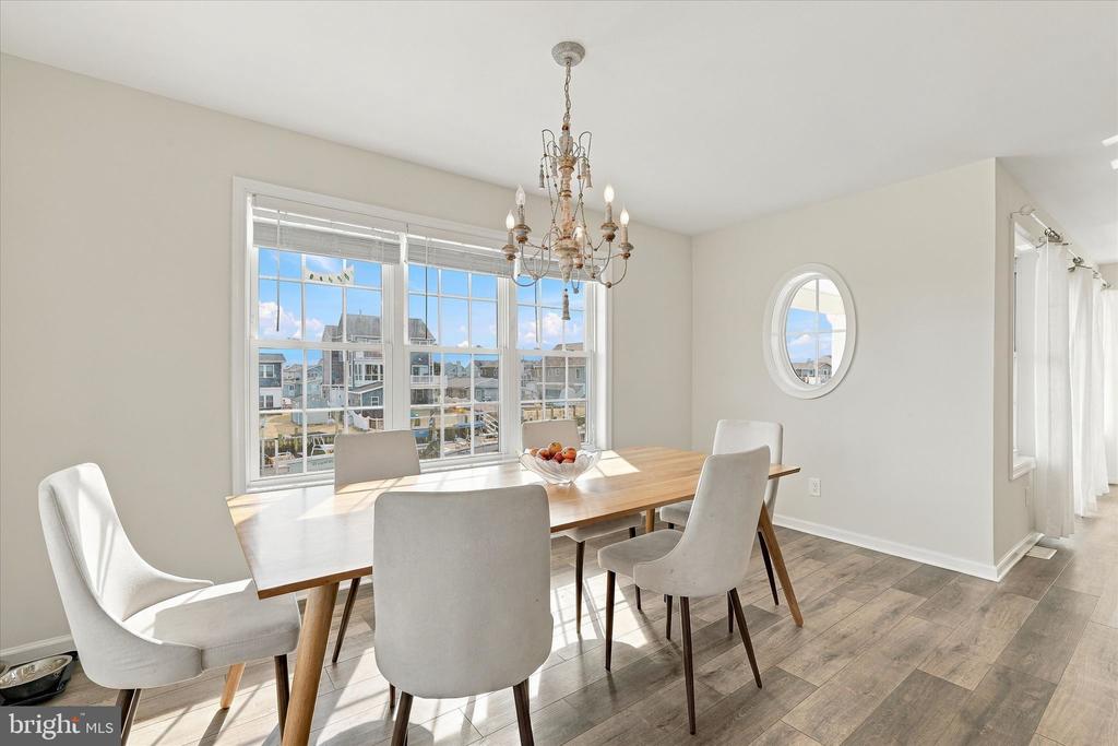 7 W NAVASINK DRIVE