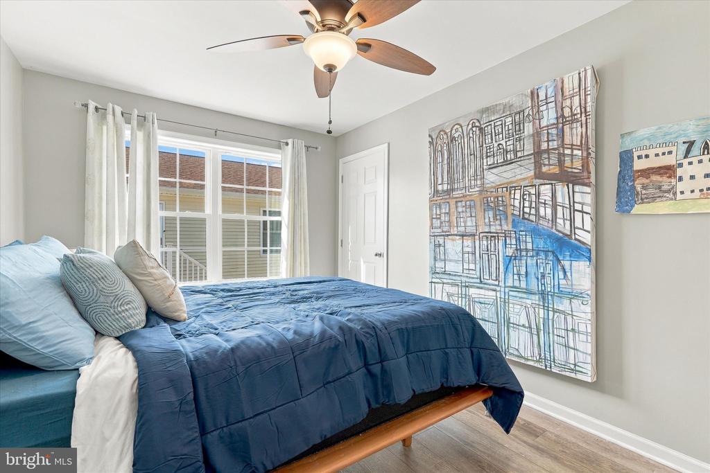 7 W NAVASINK DRIVE