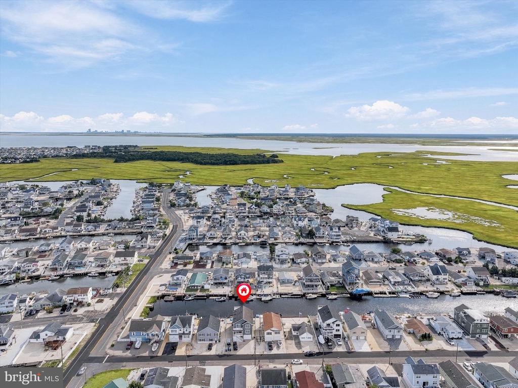 7 W NAVASINK DRIVE