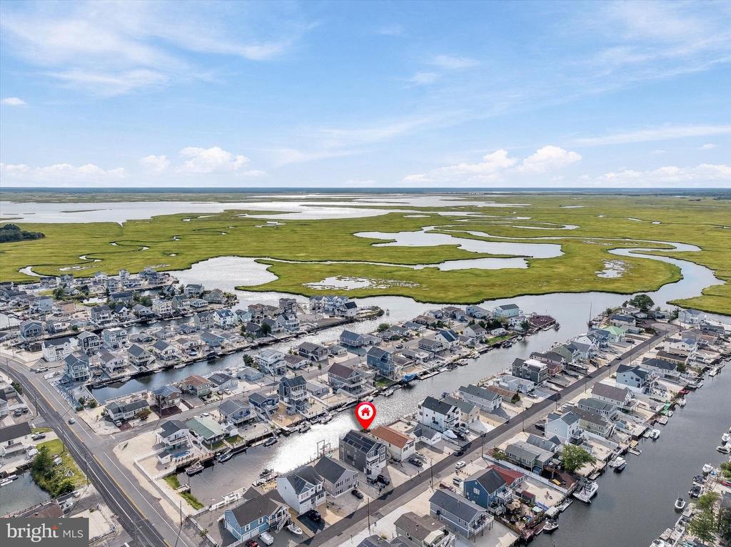 7 W NAVASINK DRIVE