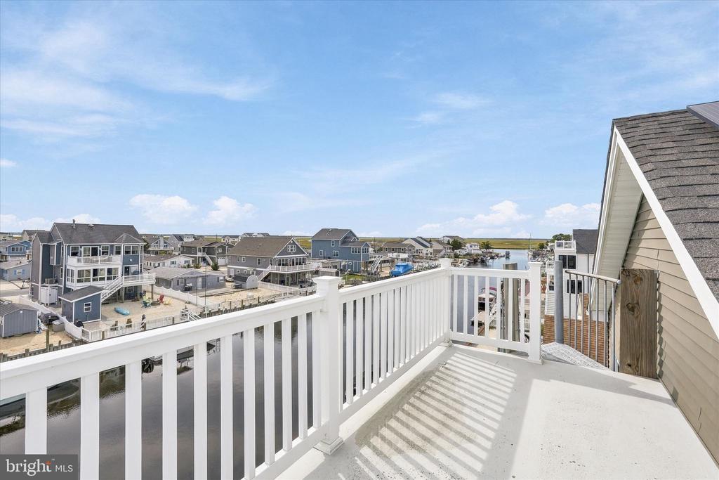 7 W NAVASINK DRIVE
