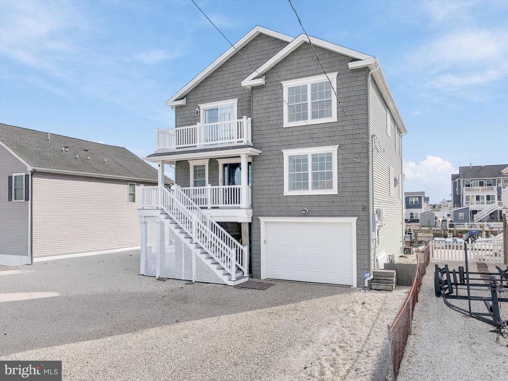 7 W NAVASINK DRIVE