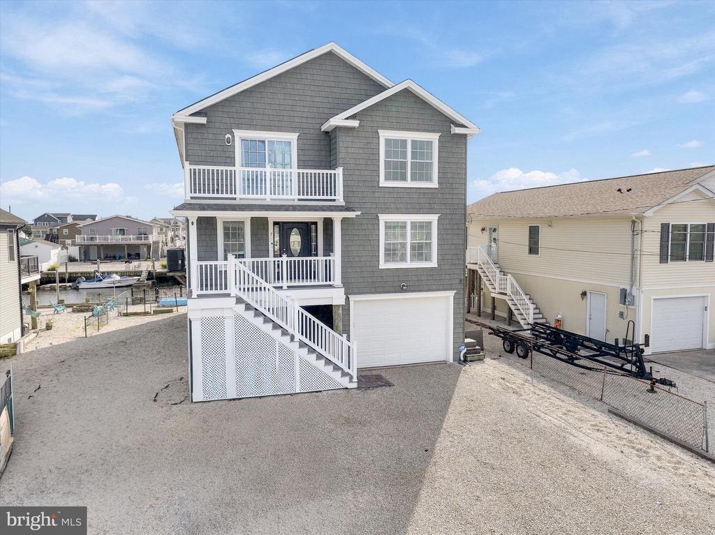 7 W NAVASINK DRIVE