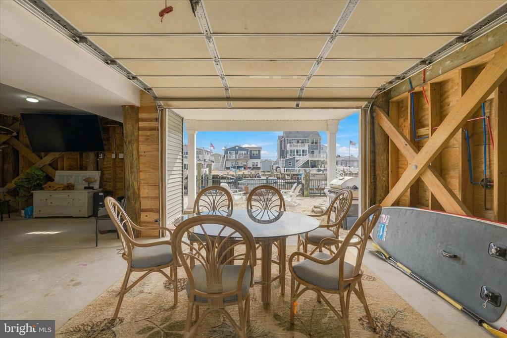 7 W NAVASINK DRIVE