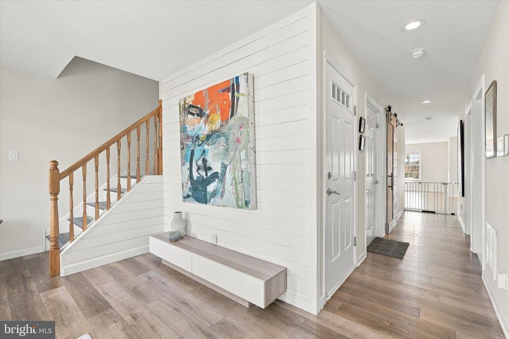 7 W NAVASINK DRIVE