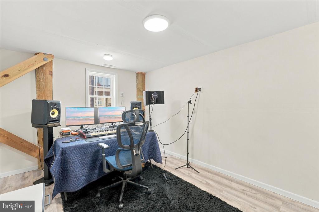 7 W NAVASINK DRIVE