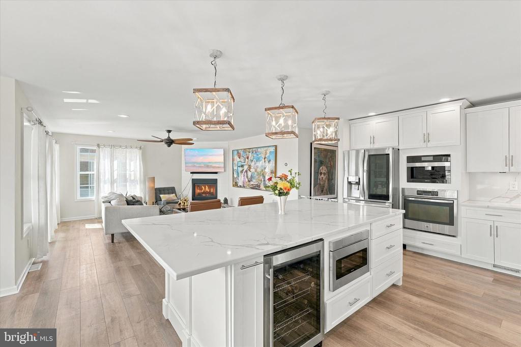 7 W NAVASINK DRIVE