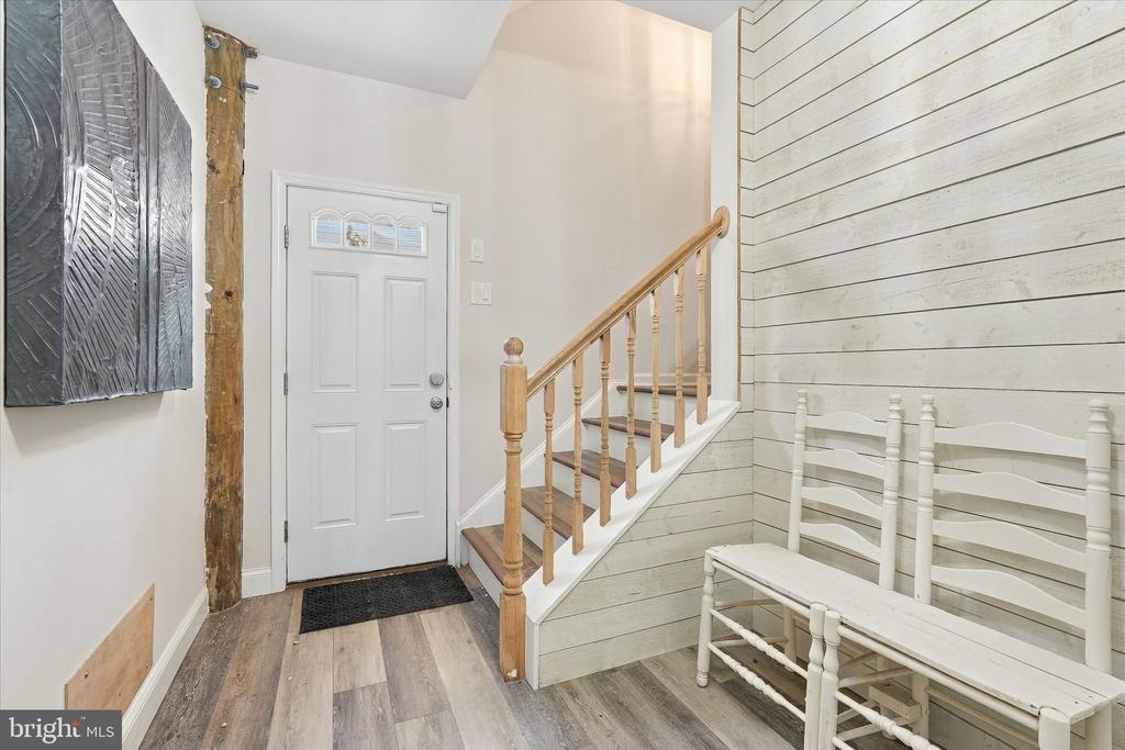 7 W NAVASINK DRIVE