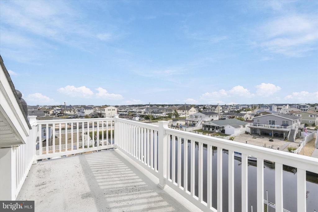 7 W NAVASINK DRIVE