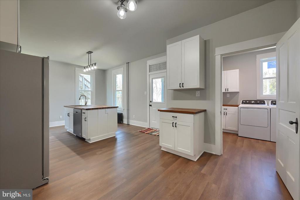 325 W HIGH STREET