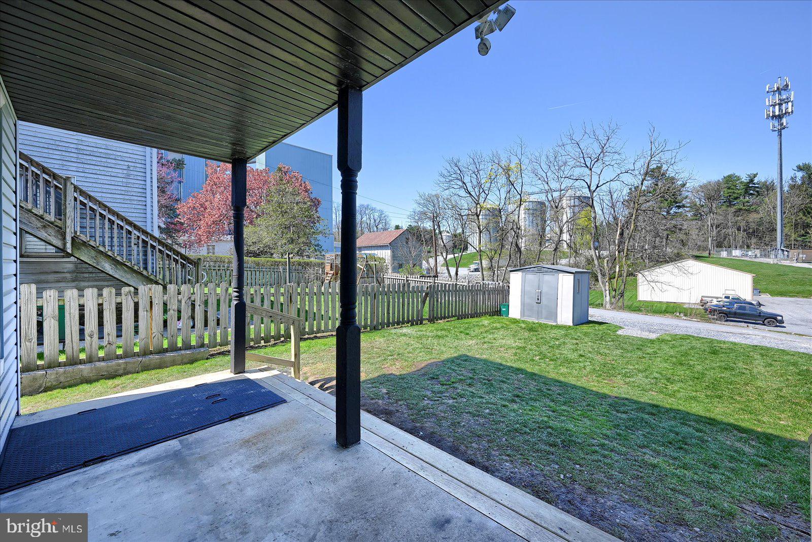 325 W HIGH STREET