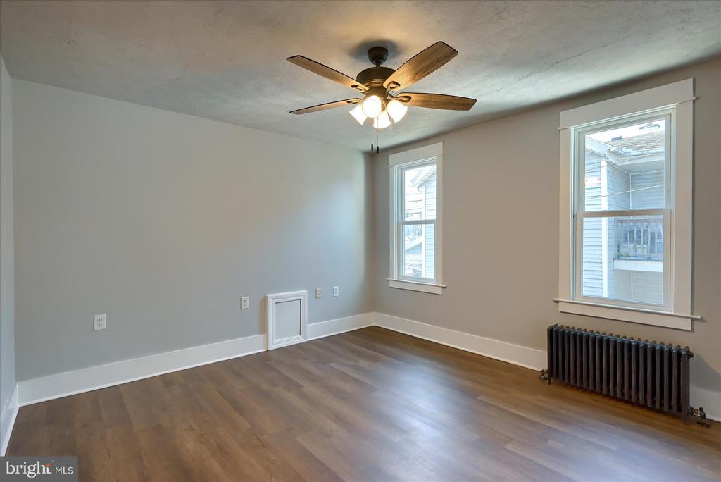 325 W HIGH STREET
