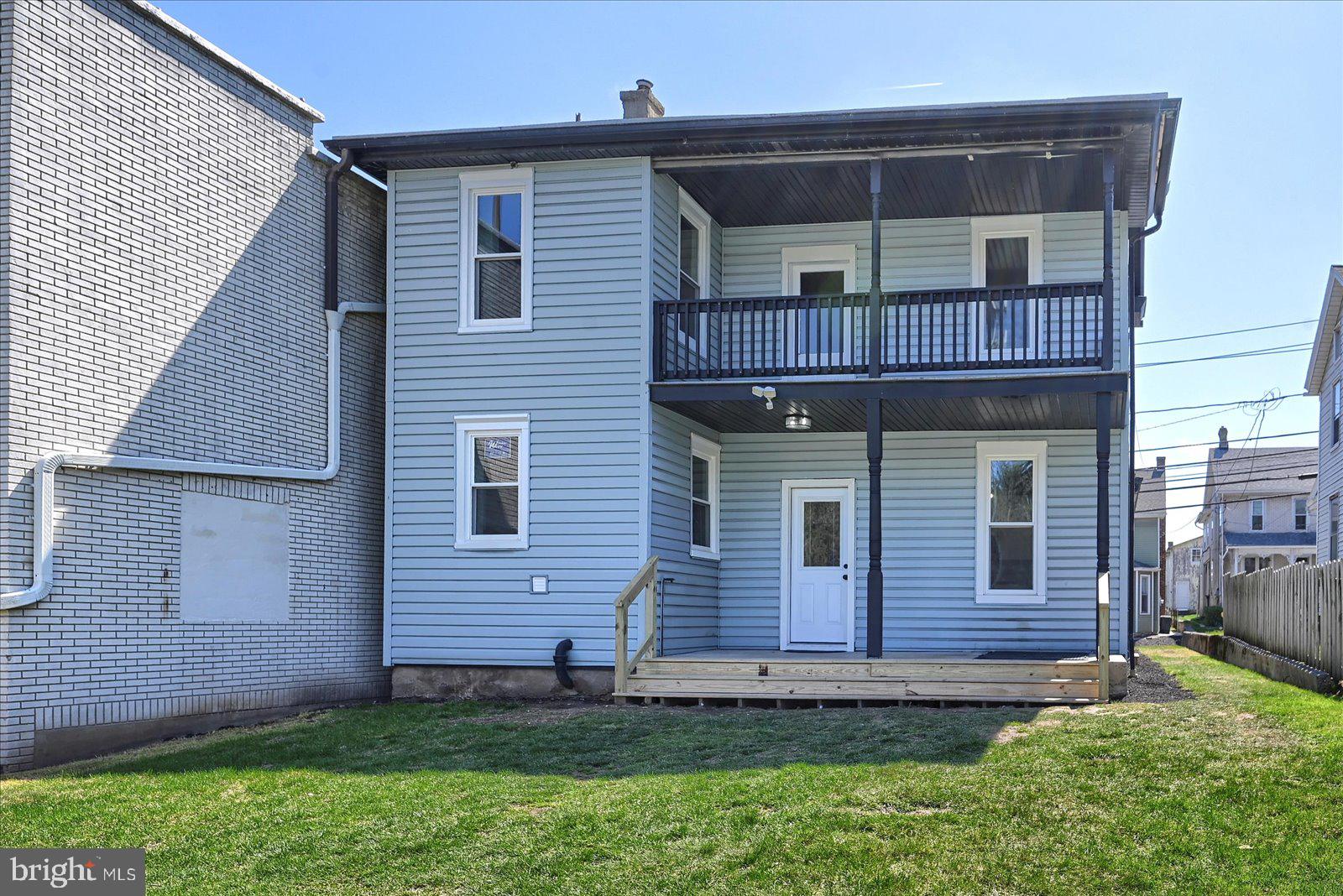 325 W HIGH STREET