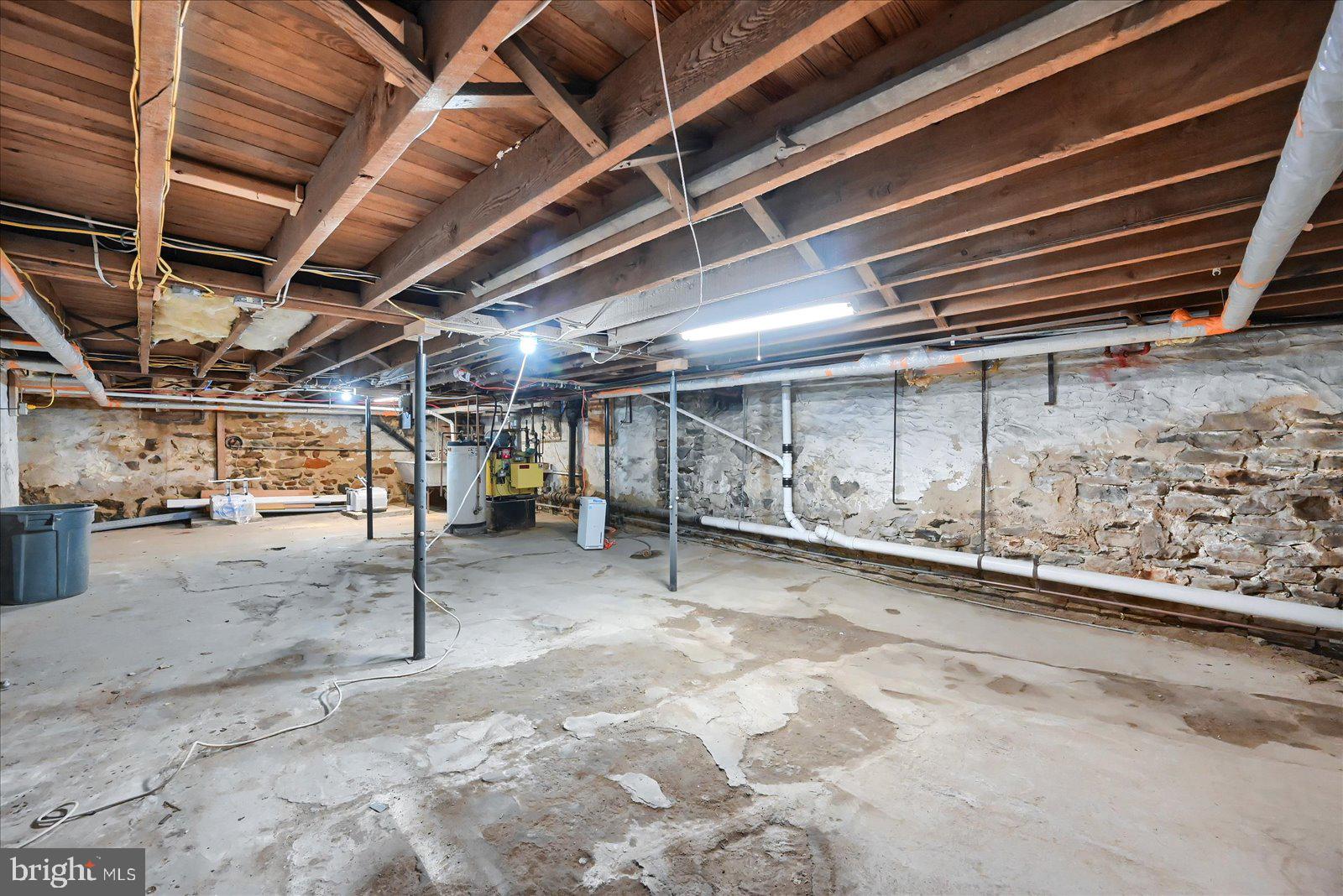 325 W HIGH STREET