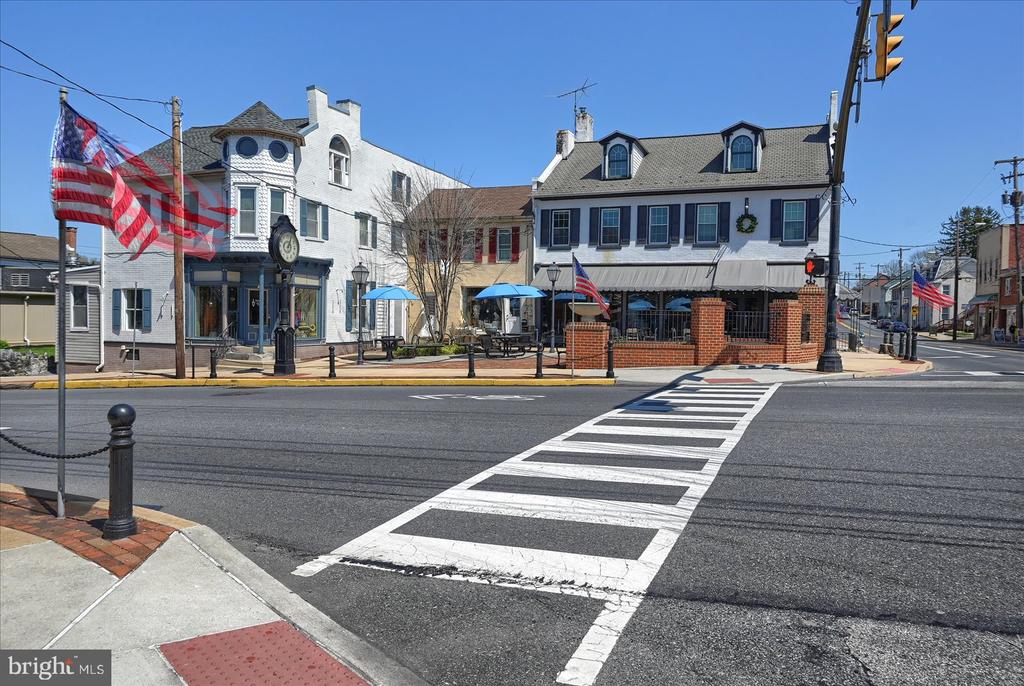 325 W HIGH STREET
