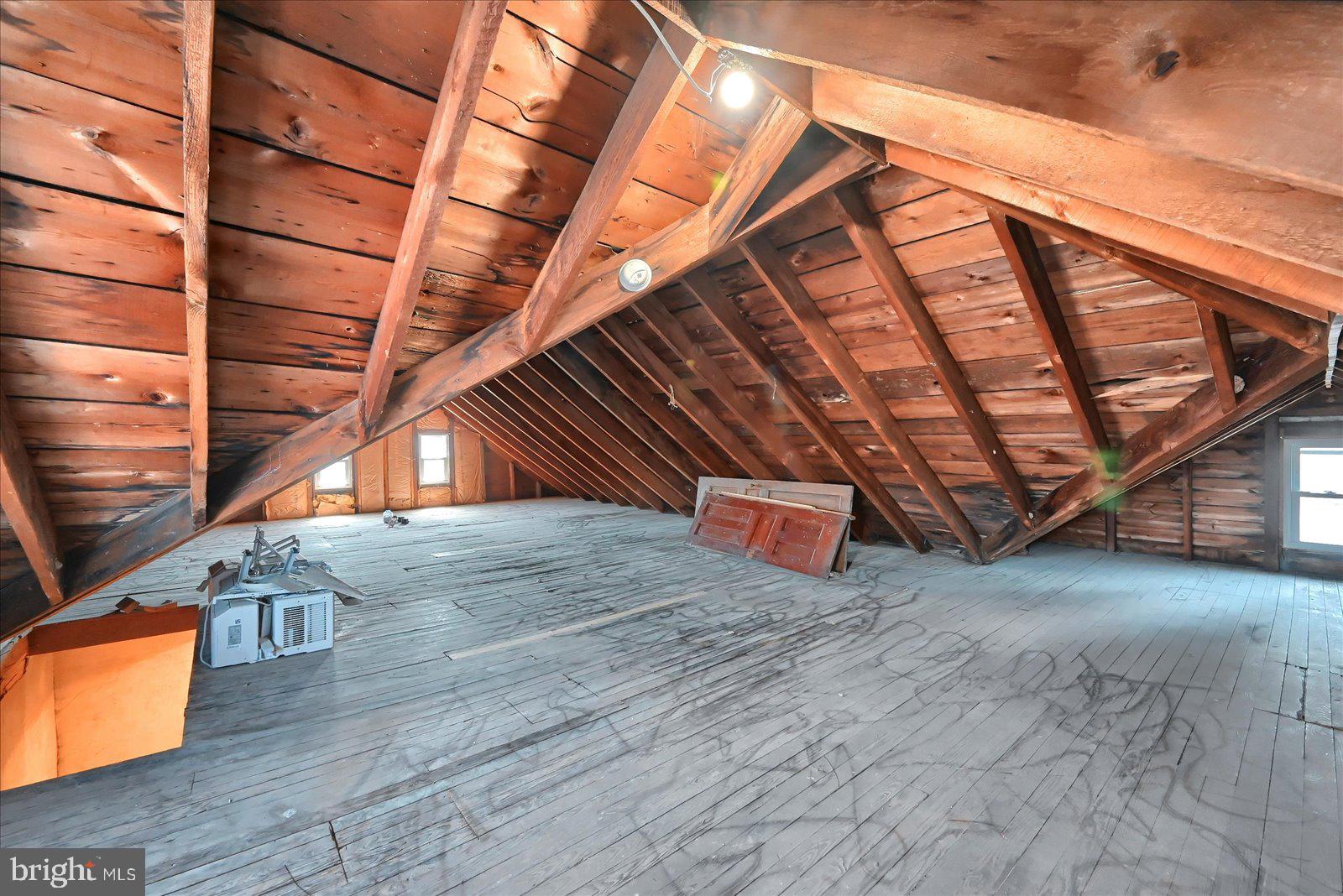 325 W HIGH STREET