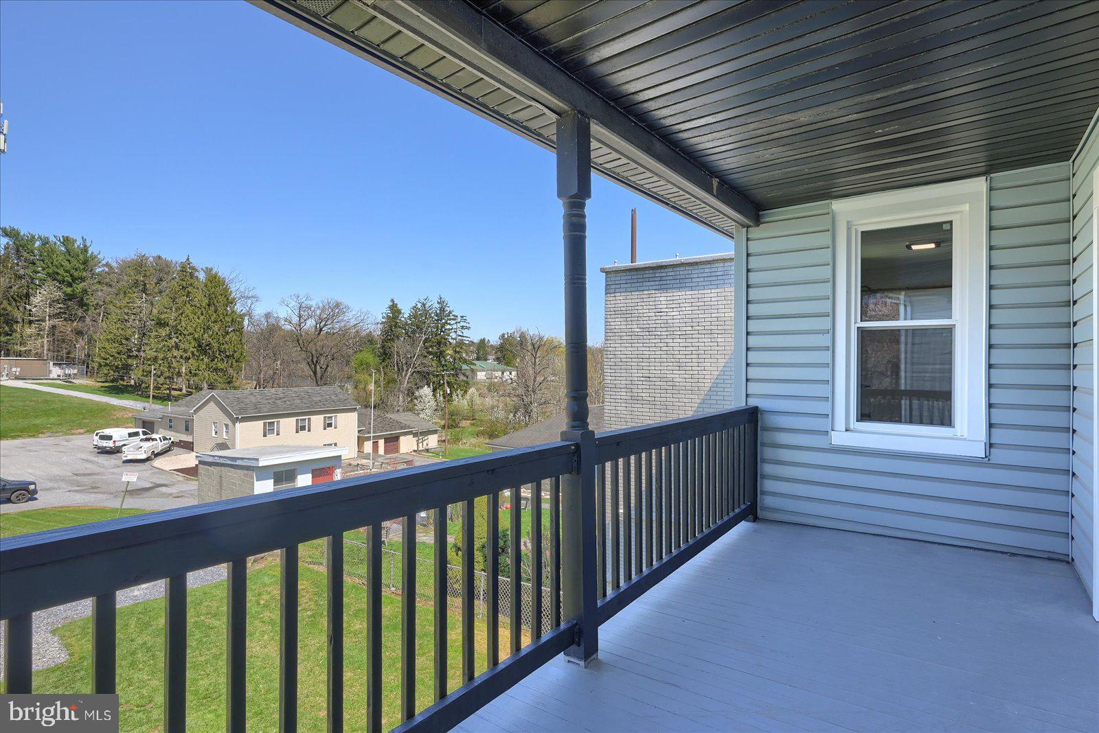 325 W HIGH STREET