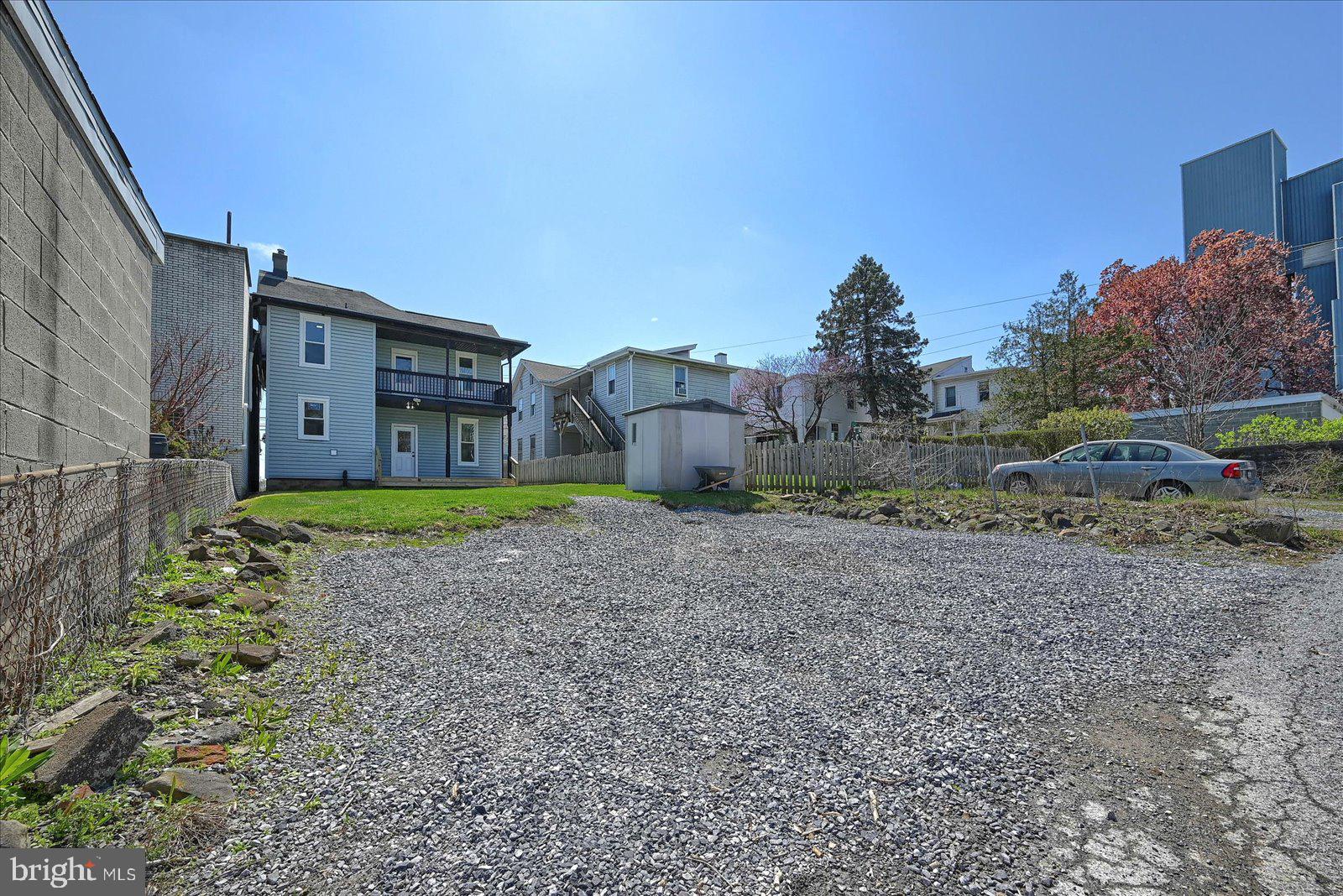325 W HIGH STREET
