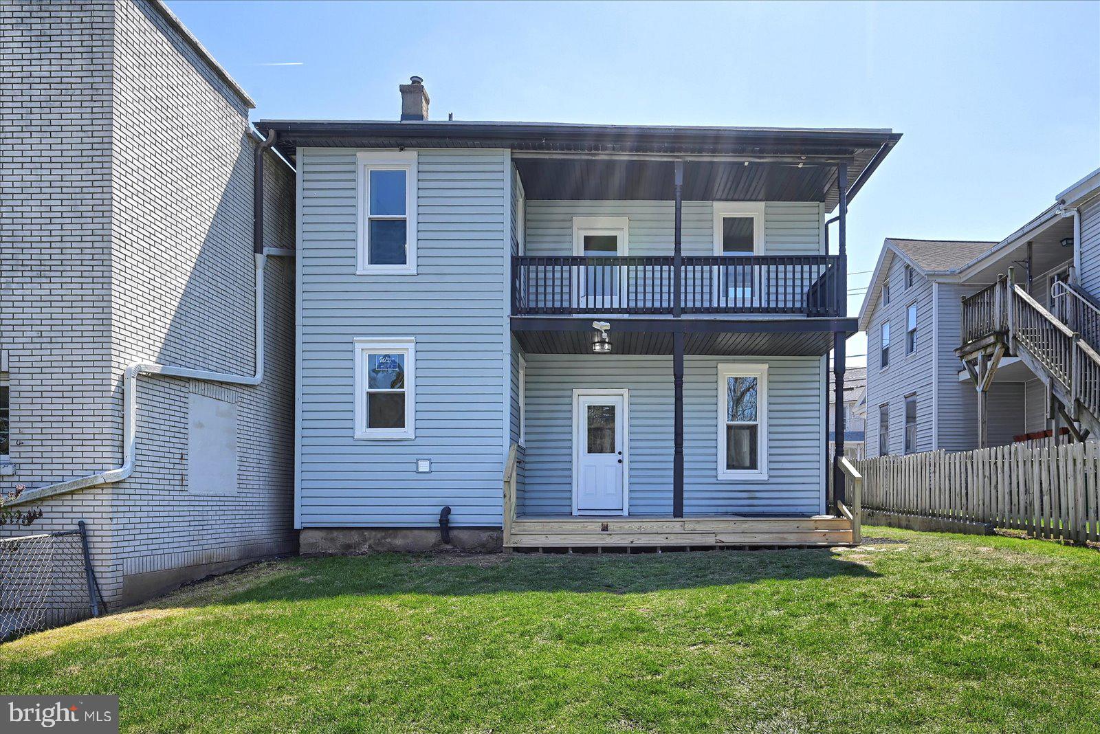 325 W HIGH STREET