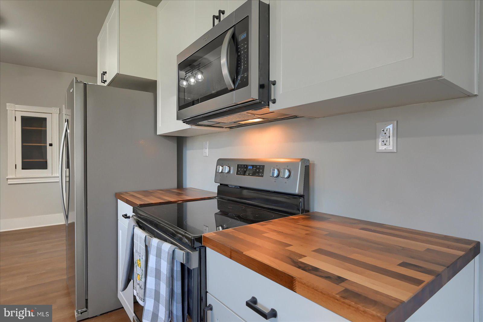 325 W HIGH STREET