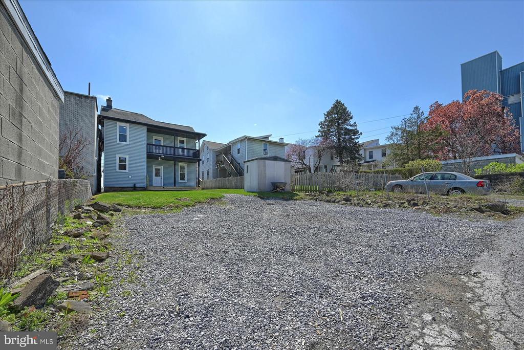 325 W HIGH STREET
