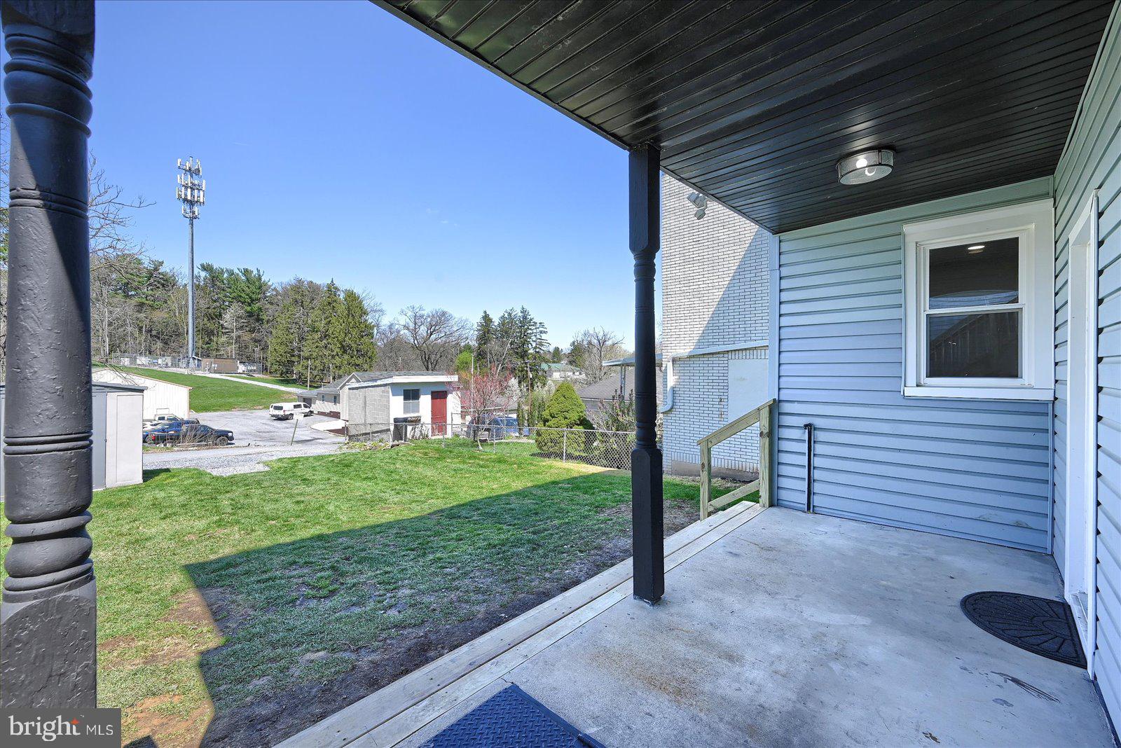 325 W HIGH STREET