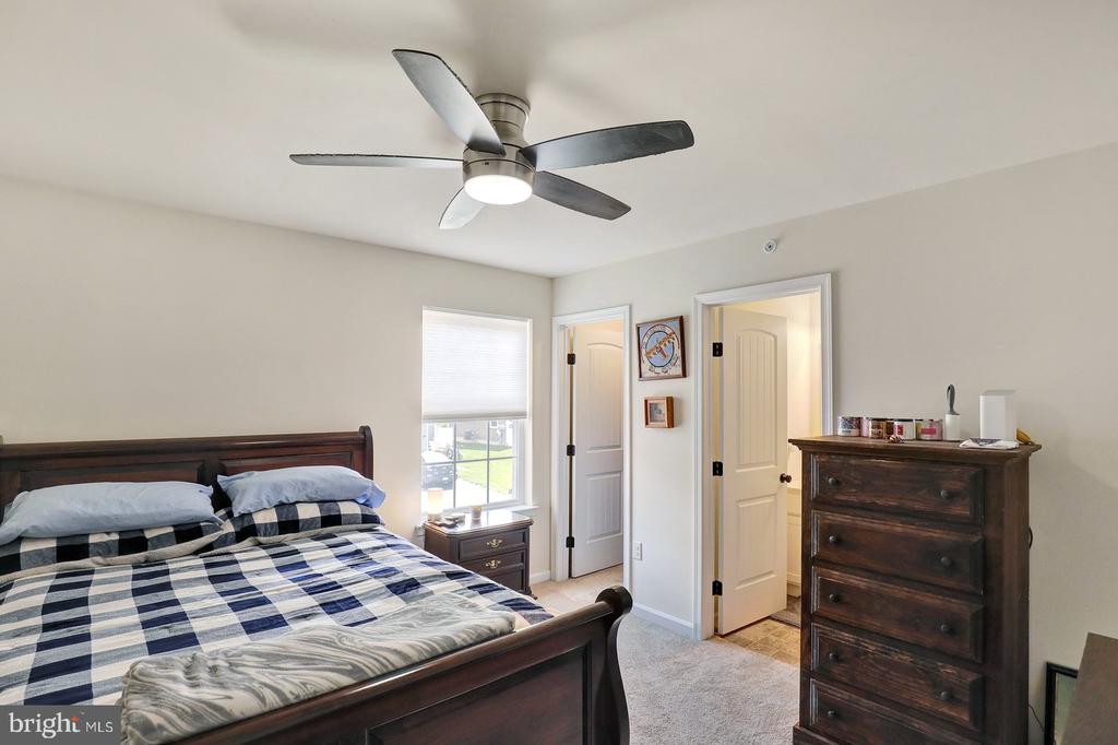 732 FARMWOOD LANE