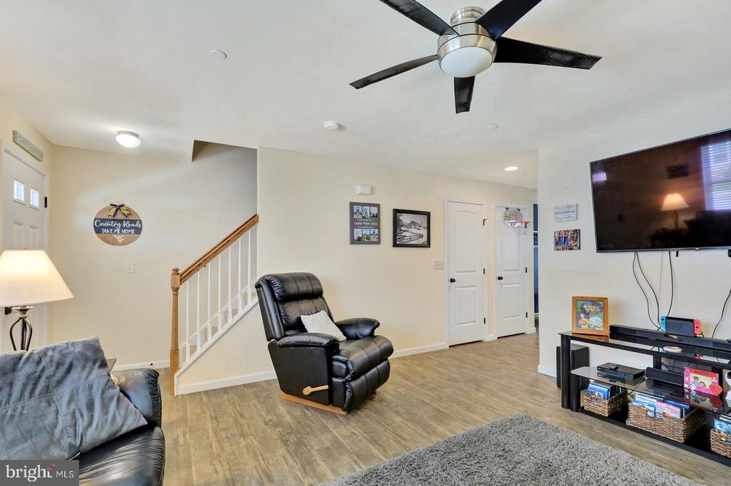 732 FARMWOOD LANE