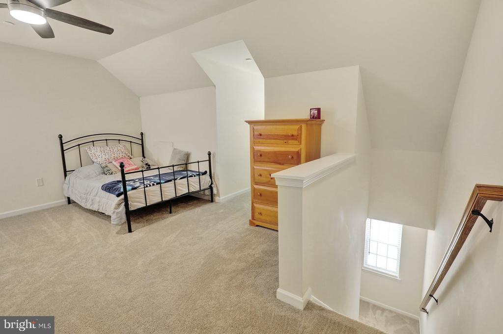 732 FARMWOOD LANE